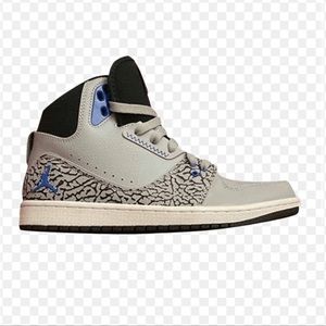 Men’s 8 Women’s 9.5 Jordan’s